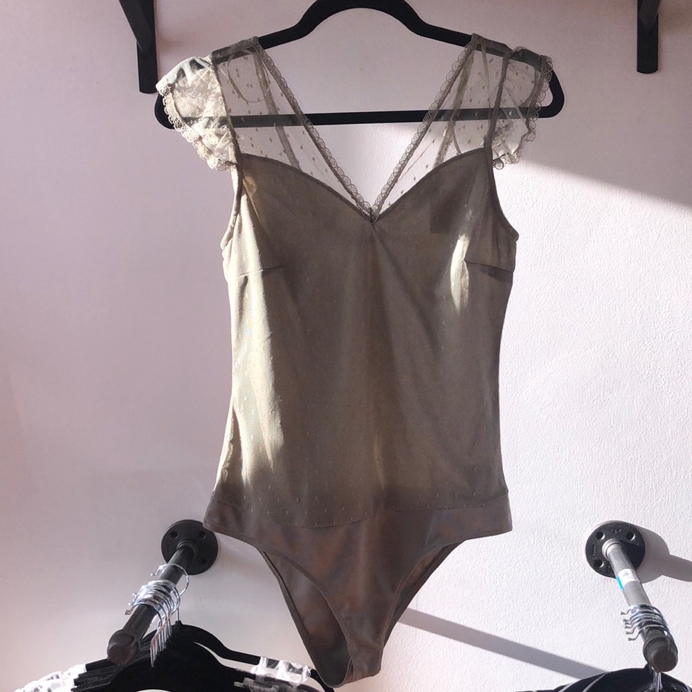 Lace bodysuit olive & ivory